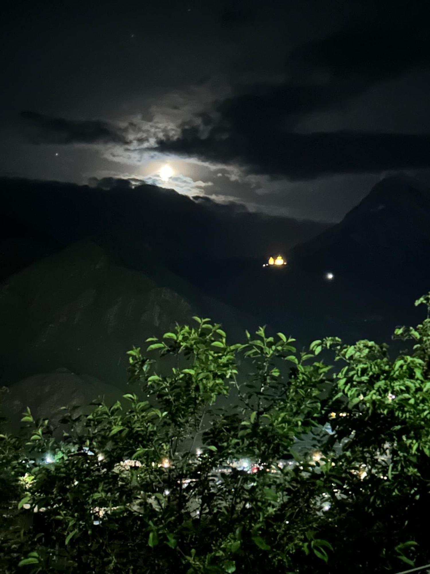 カズベギ Mountain Heart Bed & Breakfast エクステリア 写真